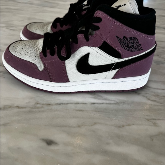 Air Jordan 1 Mid SE 'Berry Pink' Women’s Size 8 - Picture 3 of 7
